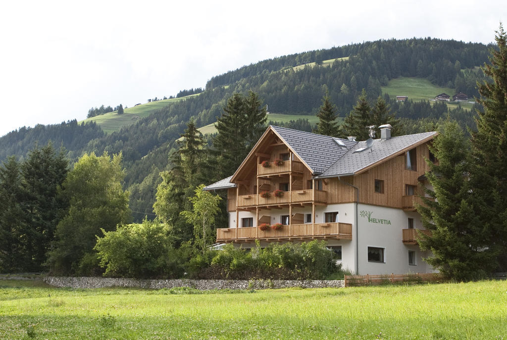 Appartments Helvetia Виллабасса Экстерьер фото