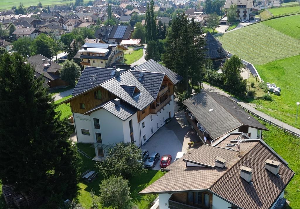 Appartments Helvetia Виллабасса Экстерьер фото