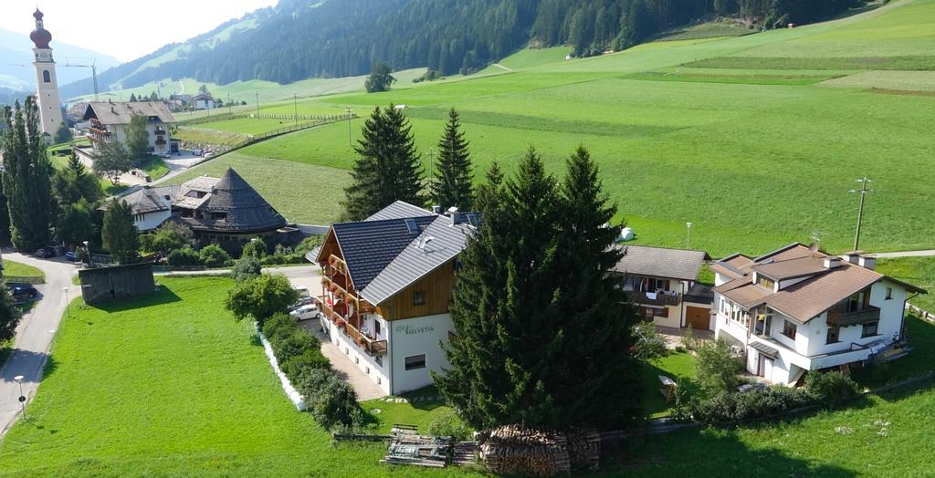 Appartments Helvetia Виллабасса Экстерьер фото
