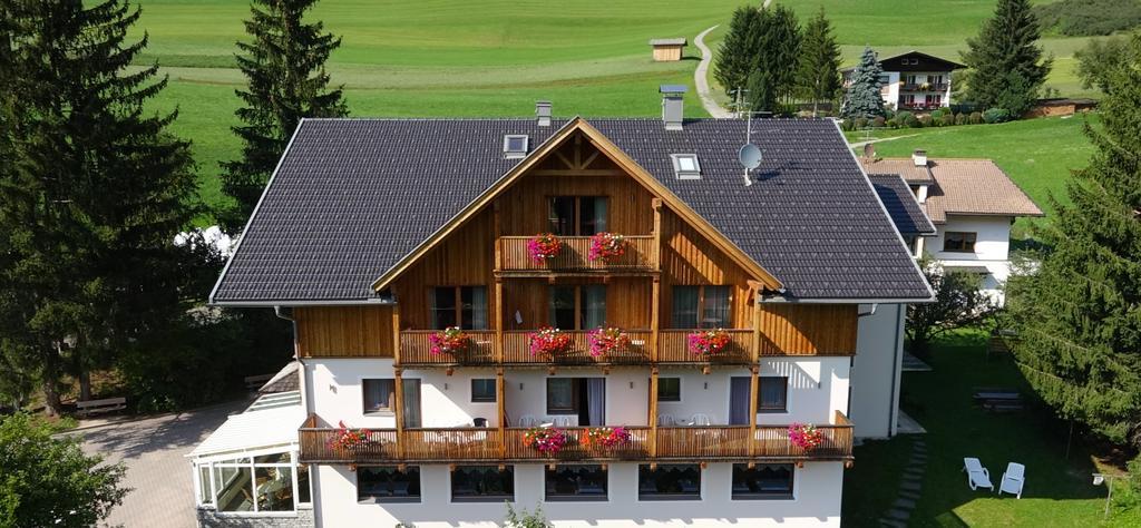 Appartments Helvetia Виллабасса Экстерьер фото