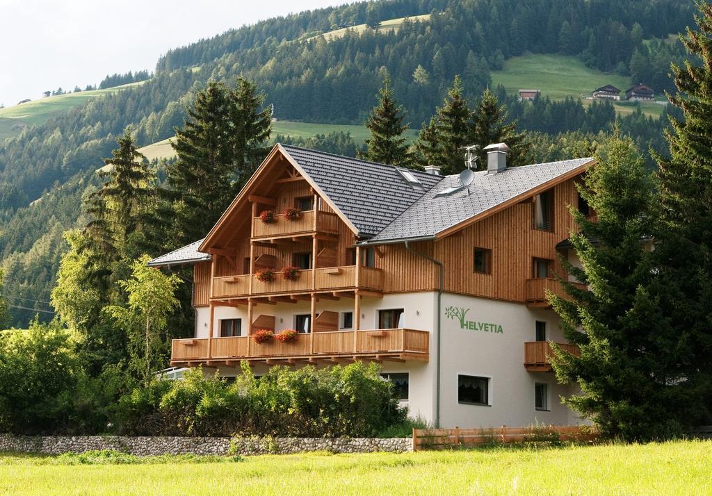 Appartments Helvetia Виллабасса Экстерьер фото